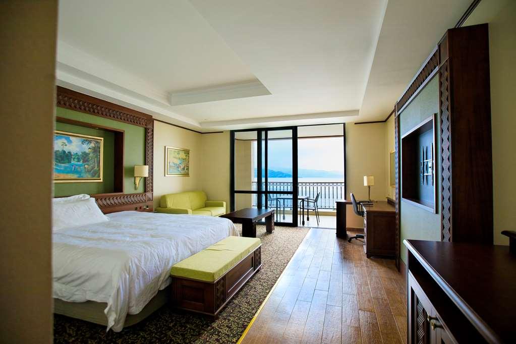 Goma Serena Hotel Room photo
